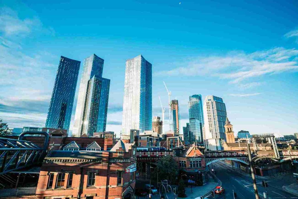 Image showing the eveing side of Manchester city.